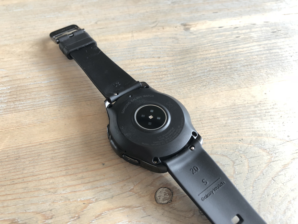 Battery: The bigger watch boasts a better battery