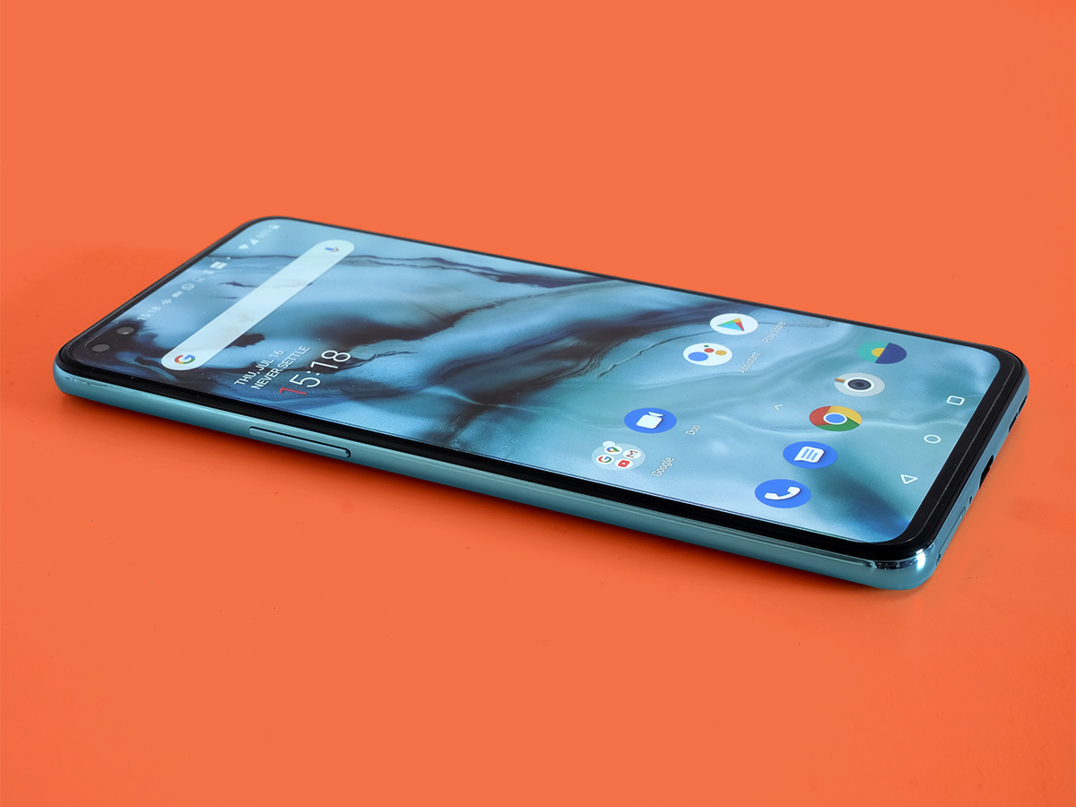 Display: 100% contrast, 70% brightness