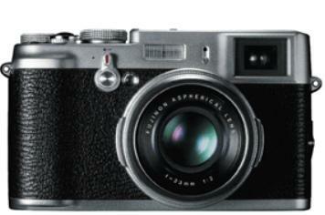 Fujifilm FinePix X100 takes on the Leica X1
