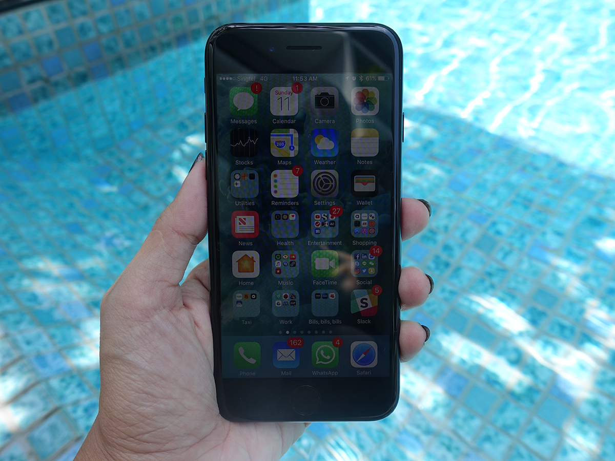 Apple iPhone 7 display: Light up, light up