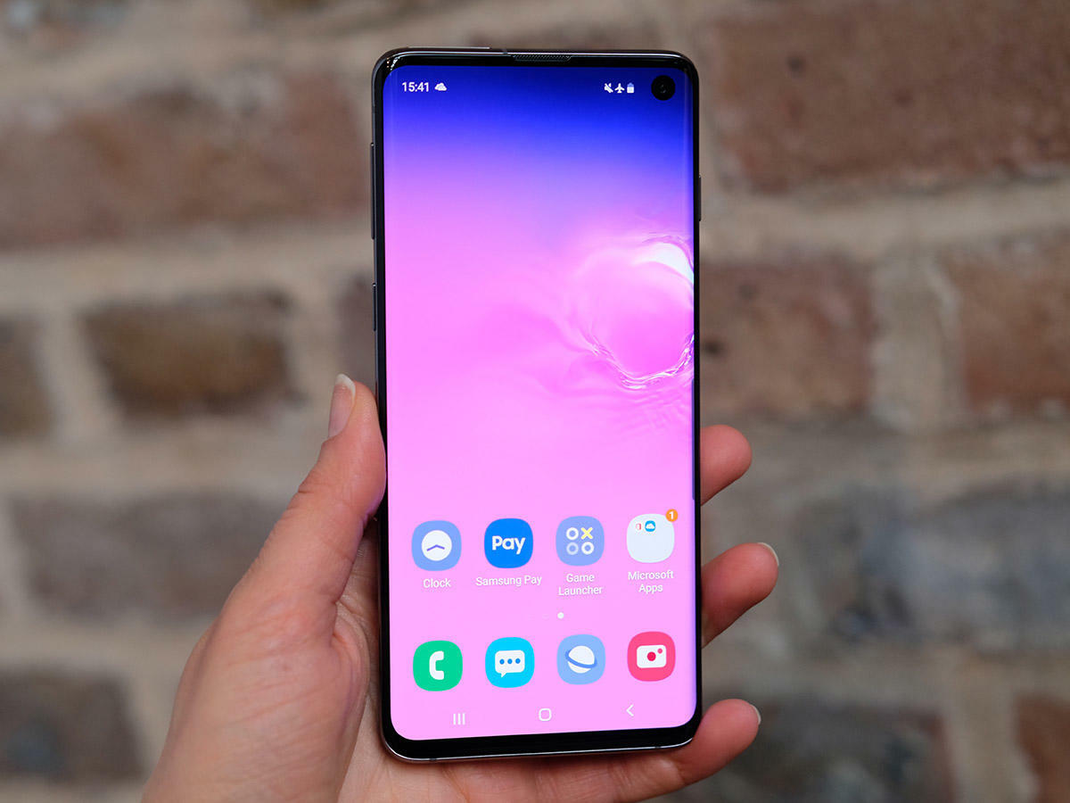 Samsung Galaxy S10 – big phone. Small price