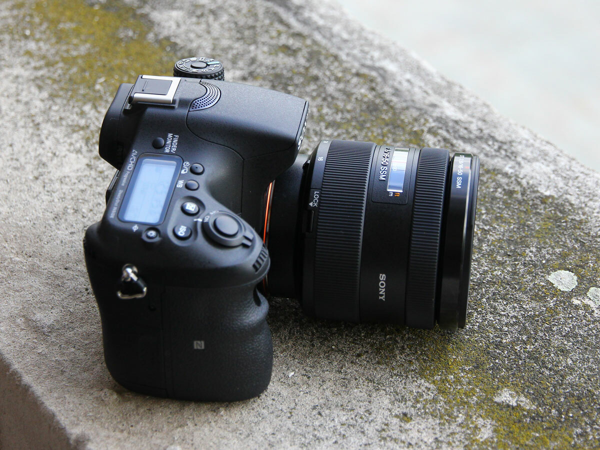 Sony Alpha 77 II DSLR camera hands on review