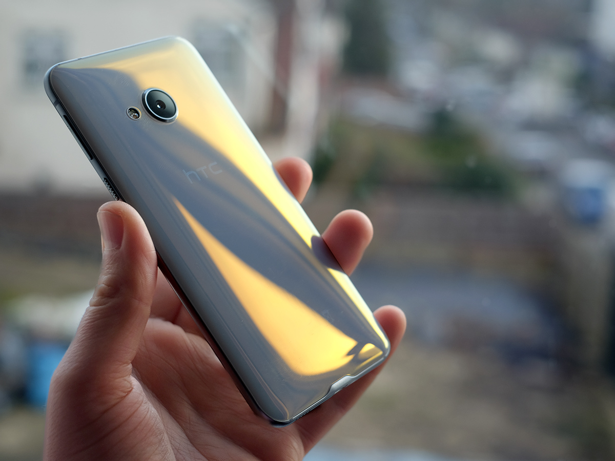 HTC U Play: All the best deals