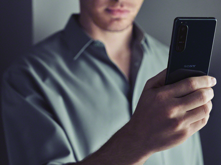 3. Both phones furnish your streaming service songs with fancy spatial audio