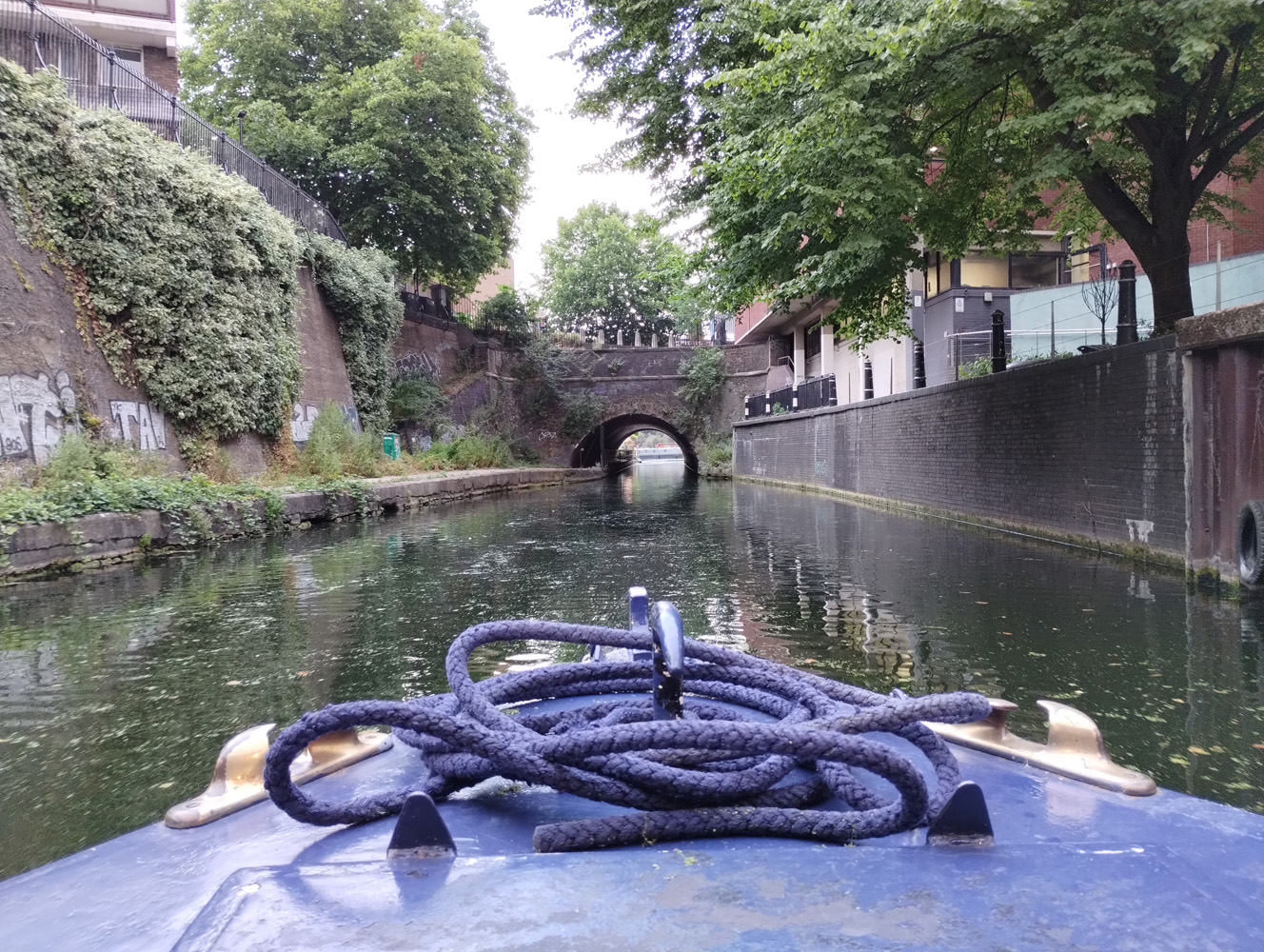 barge shot on Motorola Moto G82