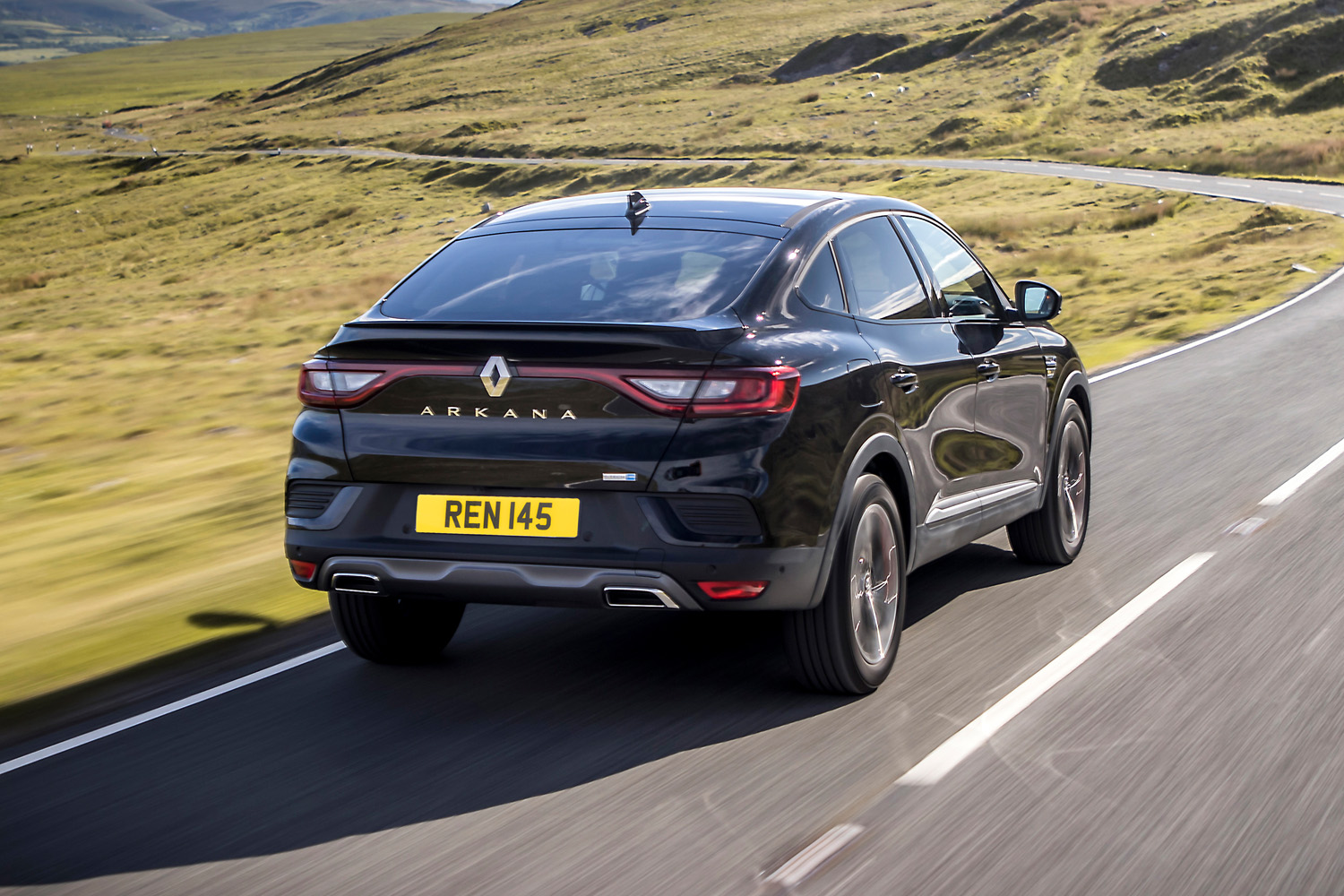 Renault Arkana tracking rear