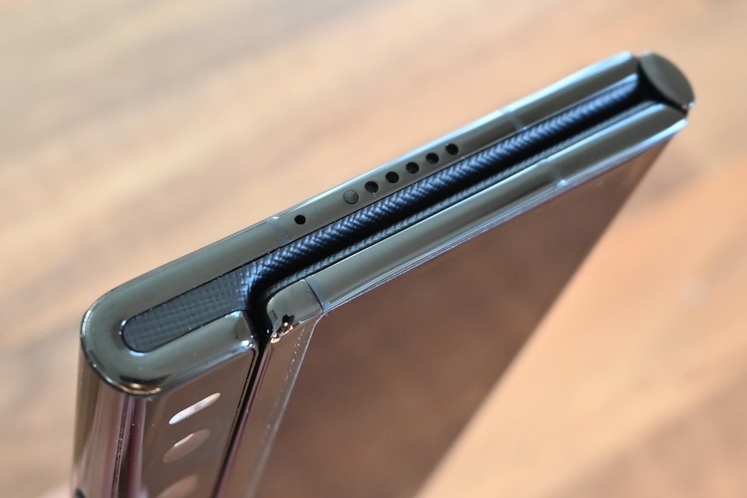 Huawei Mate Xs 2 review speakers
