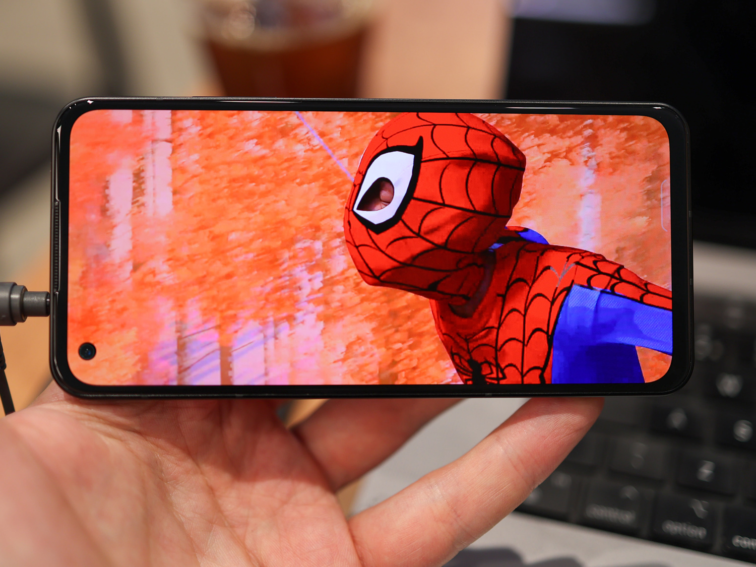 Asus Zenfone 10 review display