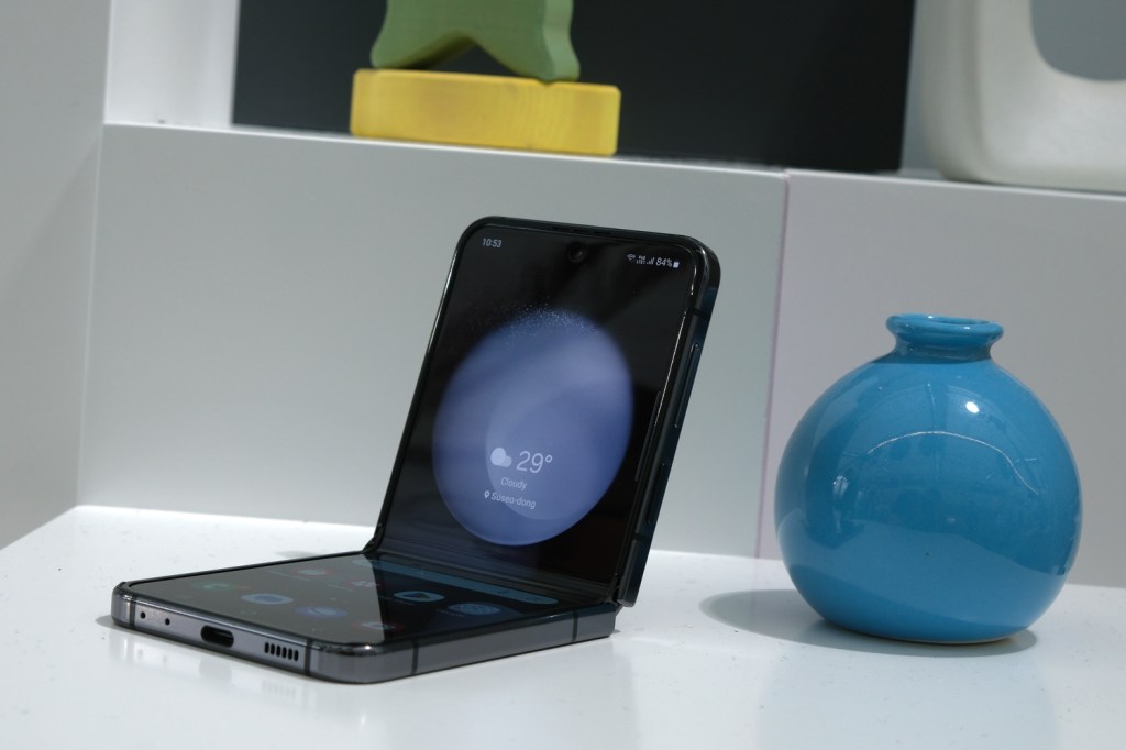 Samsung Galaxy Z Flip 5 unfolded