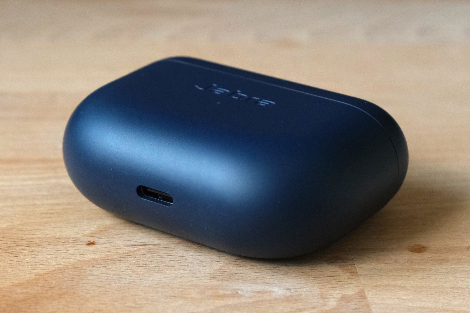 Jabra Elite 8 Active review USB-C port