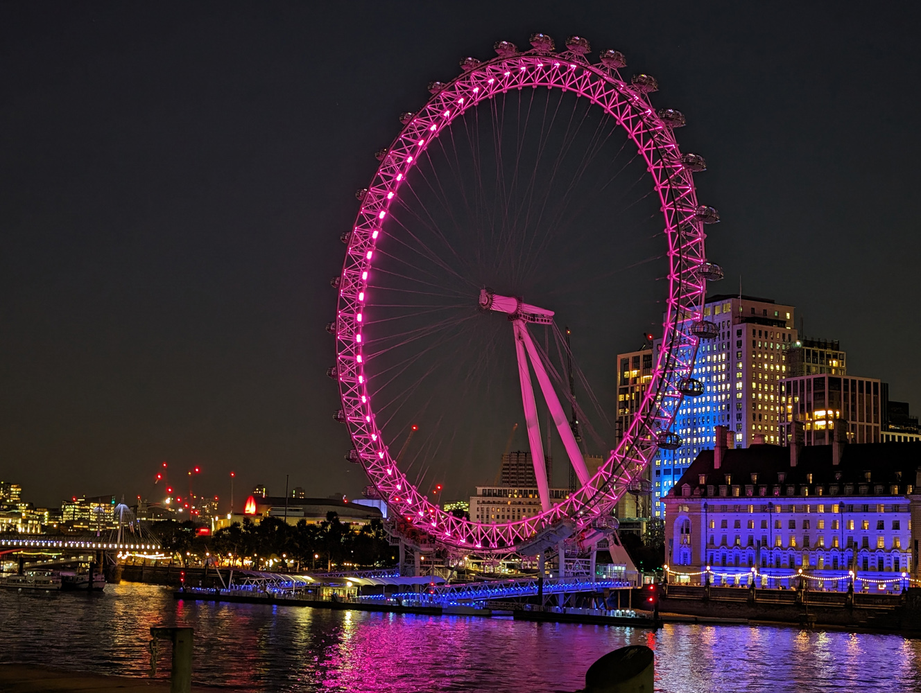 Google Pixel 8 Pro camera samples night london eye 2x