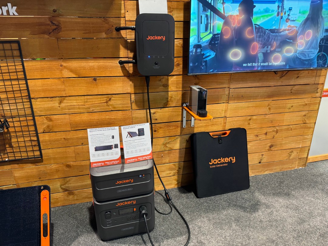 Jackery Solar Generator Home Kit