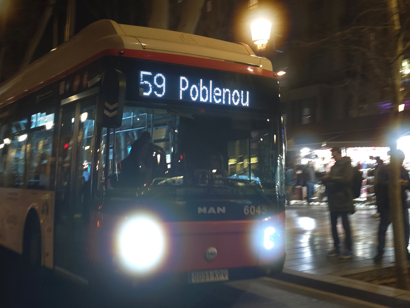Xiaomi 14 review camera samples bus night