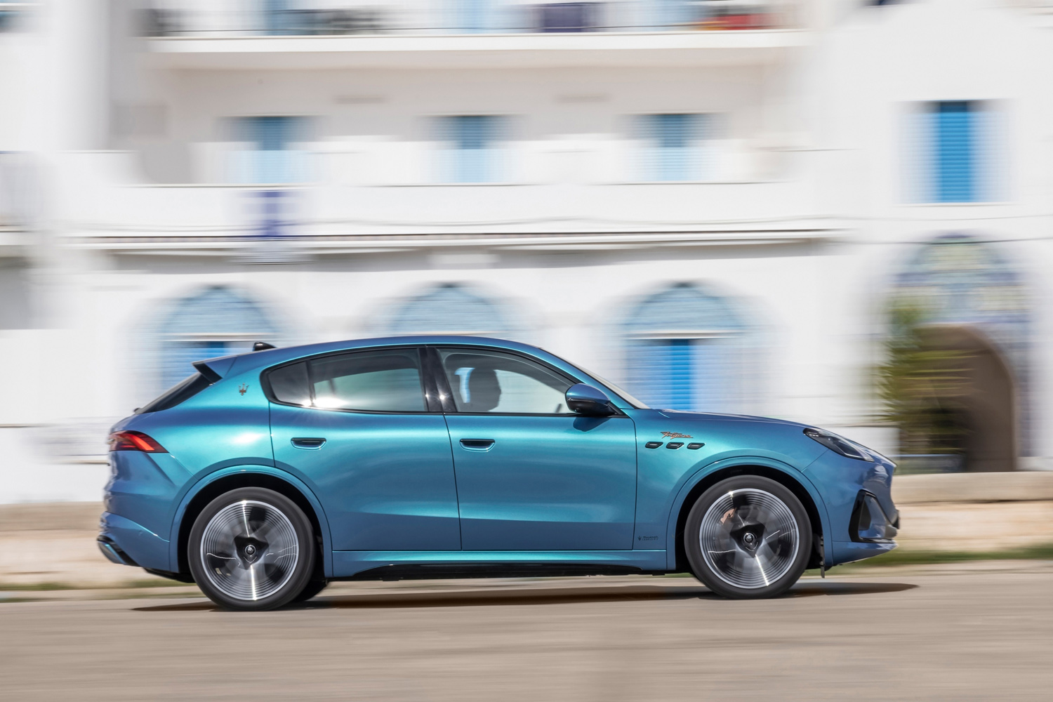 Maserati Grecale Fulgore review side pan