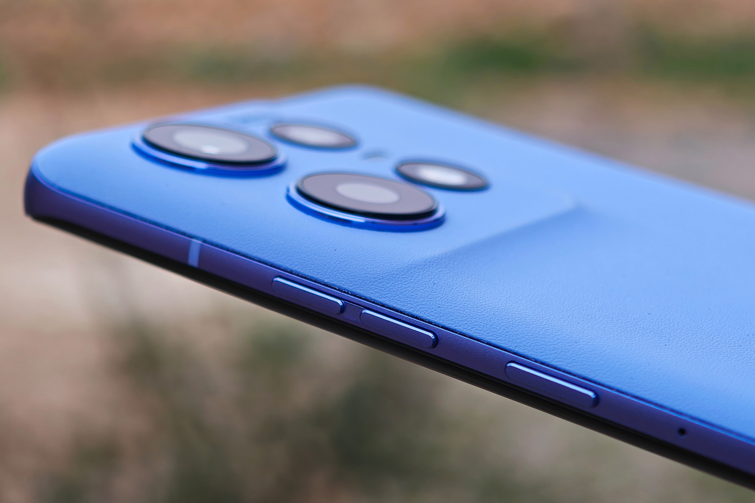 Motorola Edge 50 Pro review camera bump