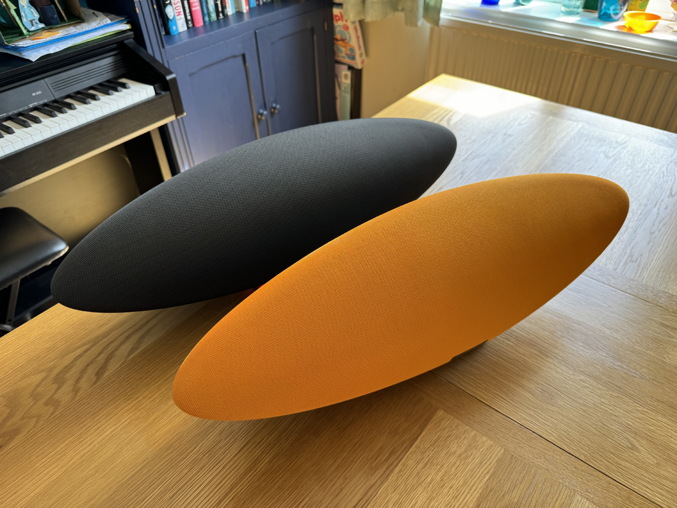 Bowers & Wilkins Zeppelin McLaren Edition