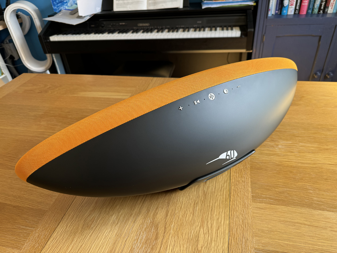Bowers & Wilkins Zeppelin McLaren Edition