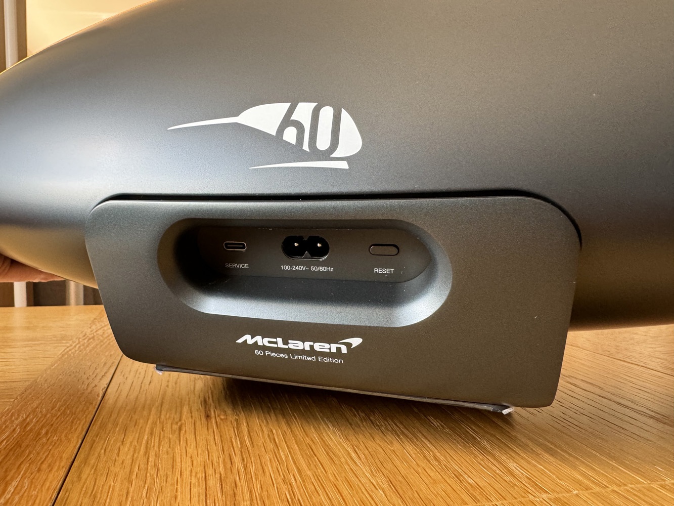 Bowers & Wilkins Zeppelin McLaren Edition