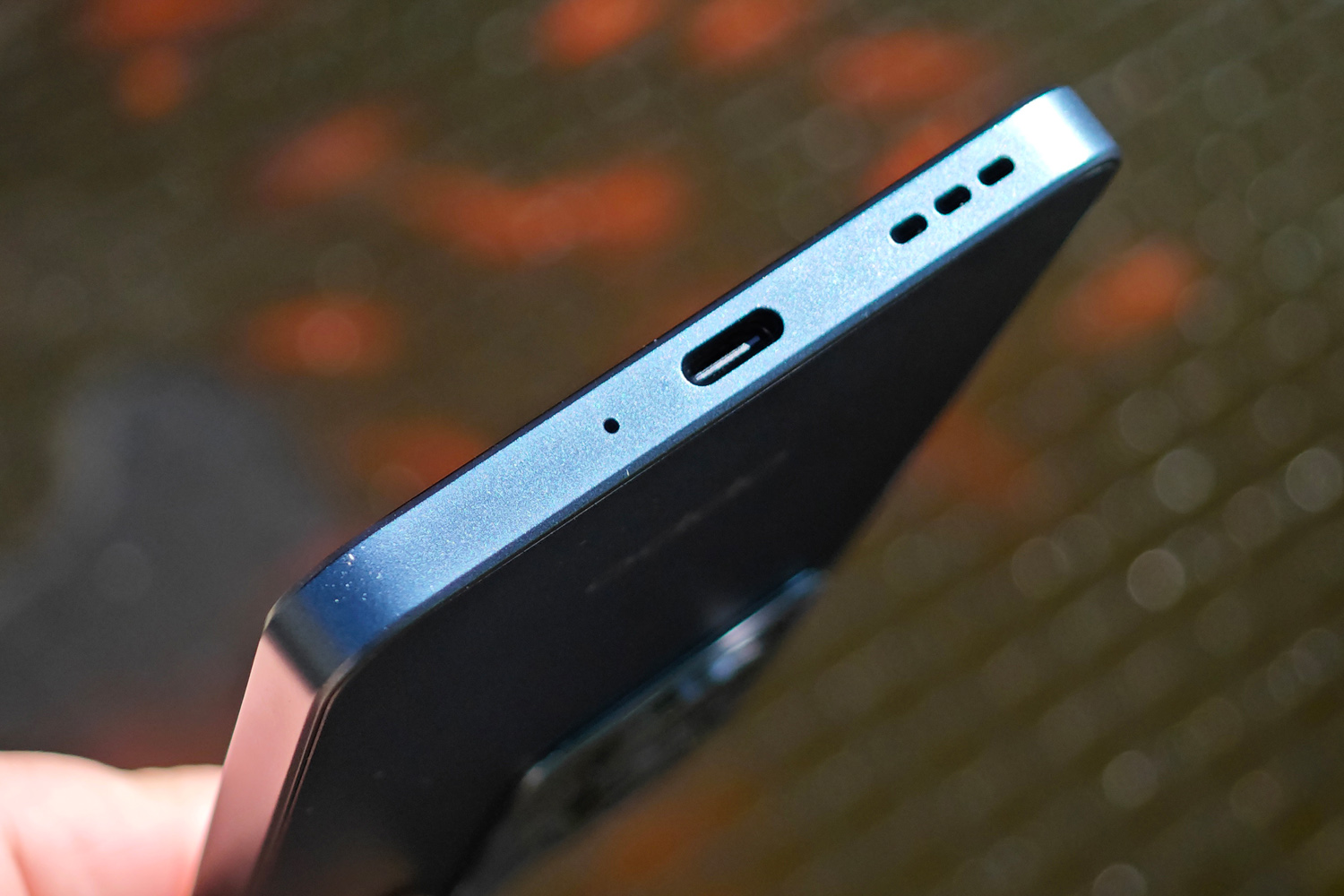 Oppo Reno 11 F review USB port