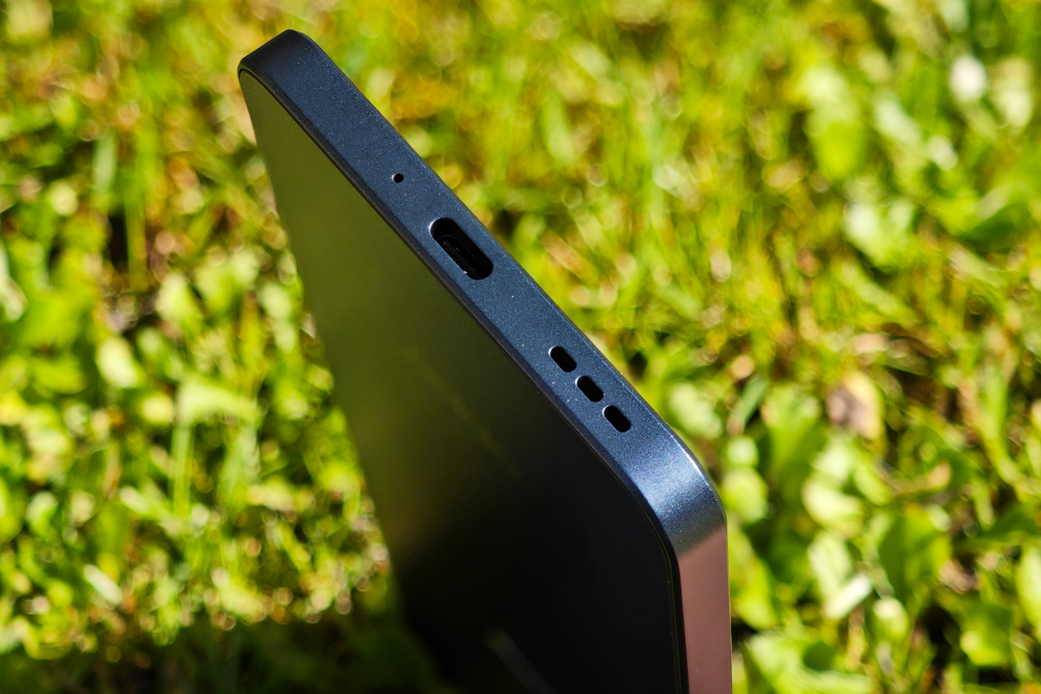 Oppo Reno 11 F review speaker