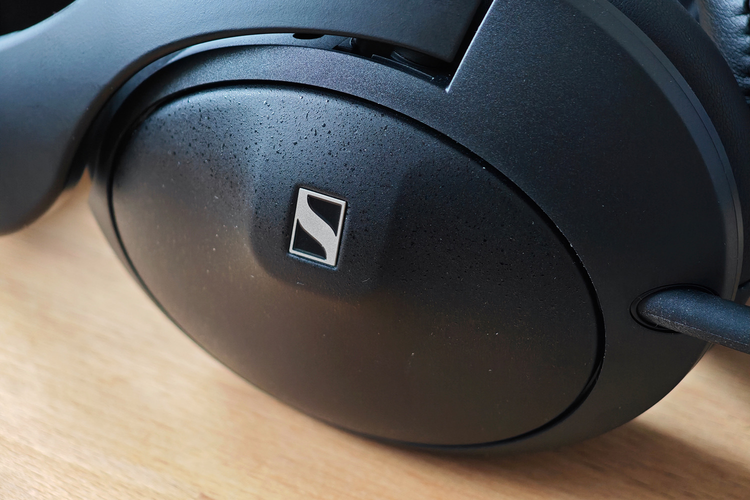 Sennheiser HD 620S review ear cups
