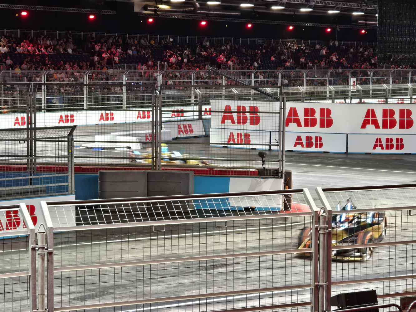 Samsung Galaxy Z Flip6 Formula E racing