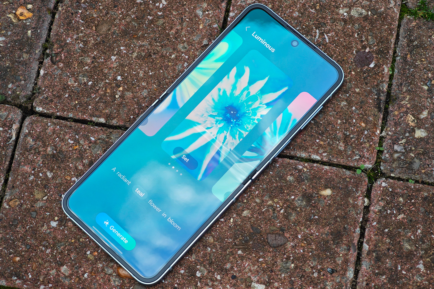 Samsung Galaxy Z Flip6 review AI wallpaper
