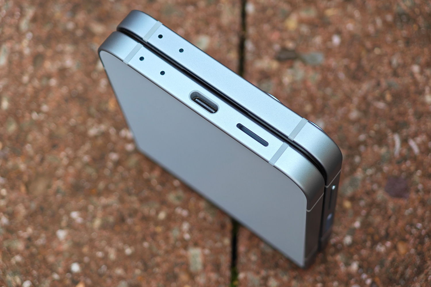 Samsung Galaxy Z Flip6 review USB port