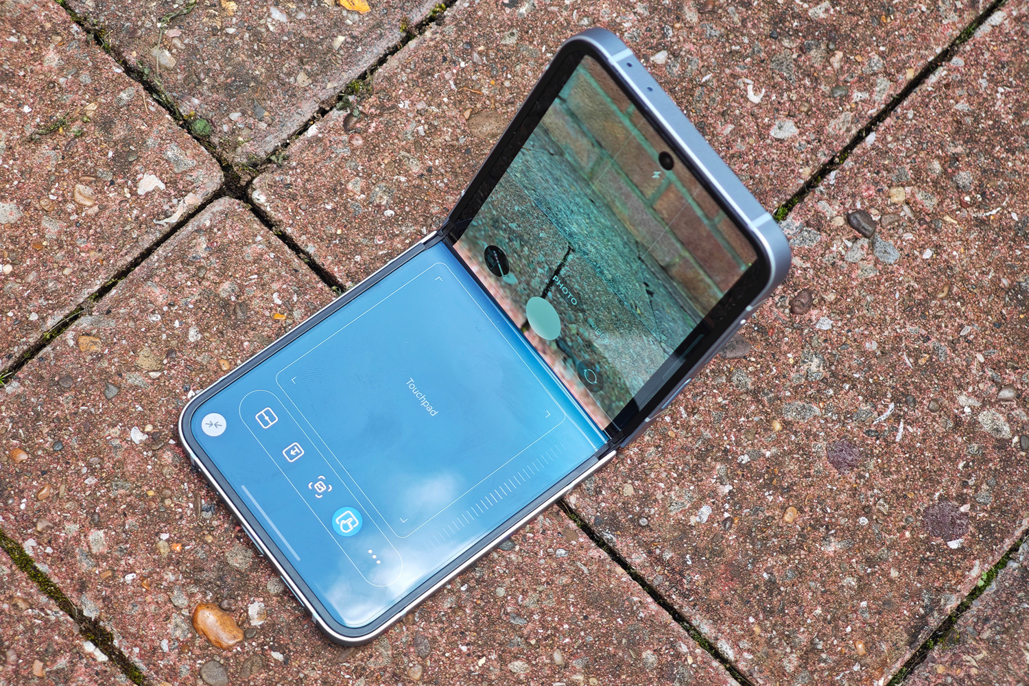 Samsung Galaxy Z Flip6 review touchpad mode