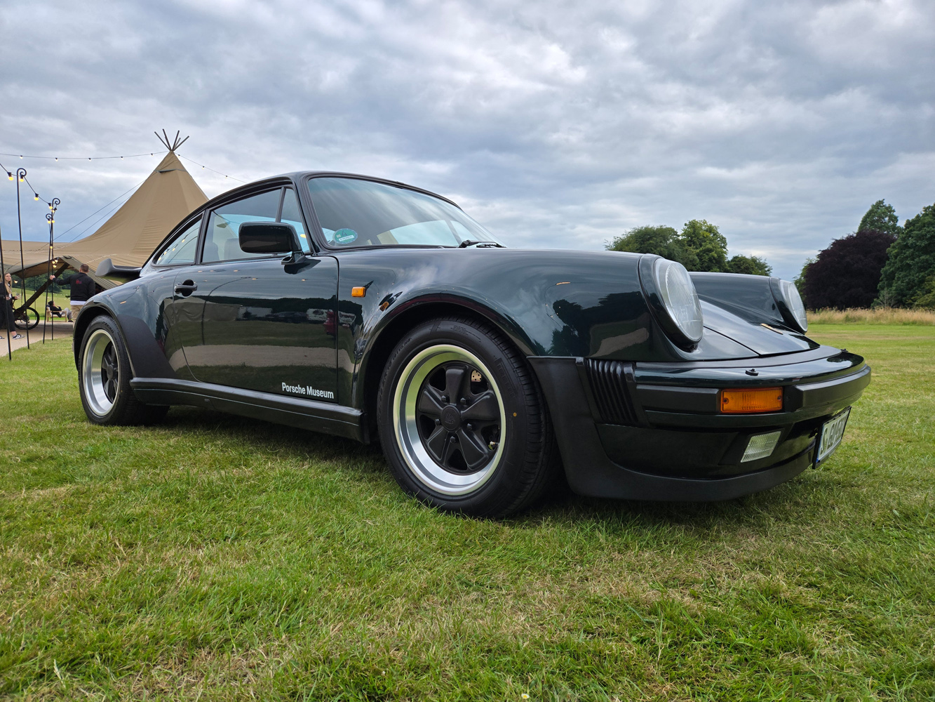 Samsung Galaxy Z Fold6 camera samples Porsche 911 930