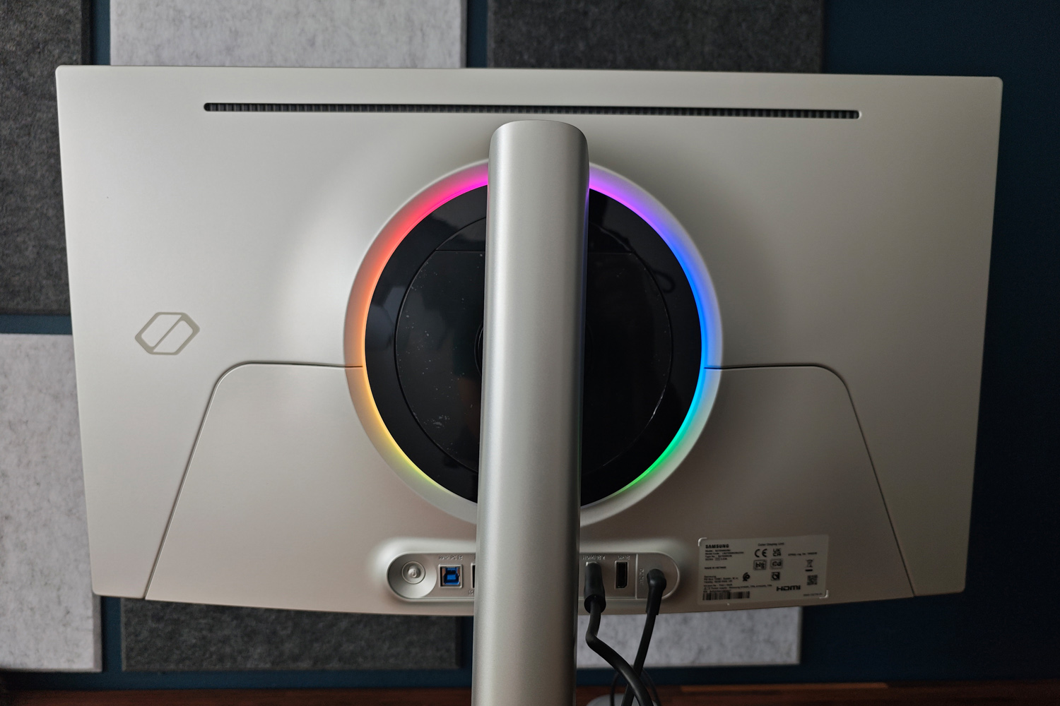 Samsung Odyssey G6 OLED review rear