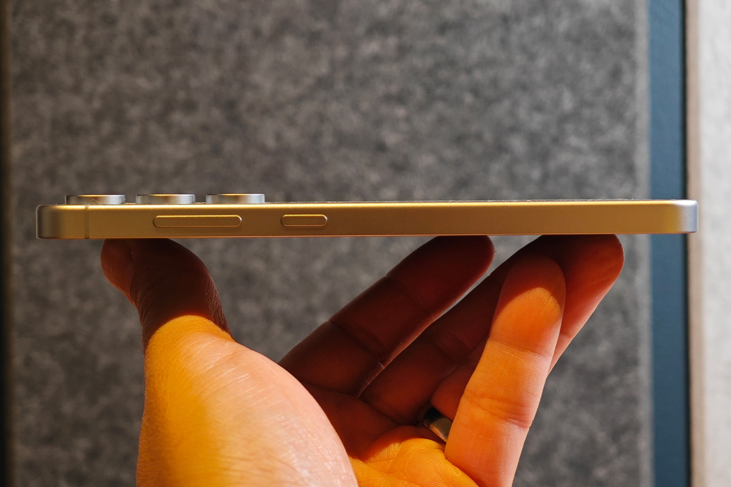 Samsung Galaxy S24 FE review side profile