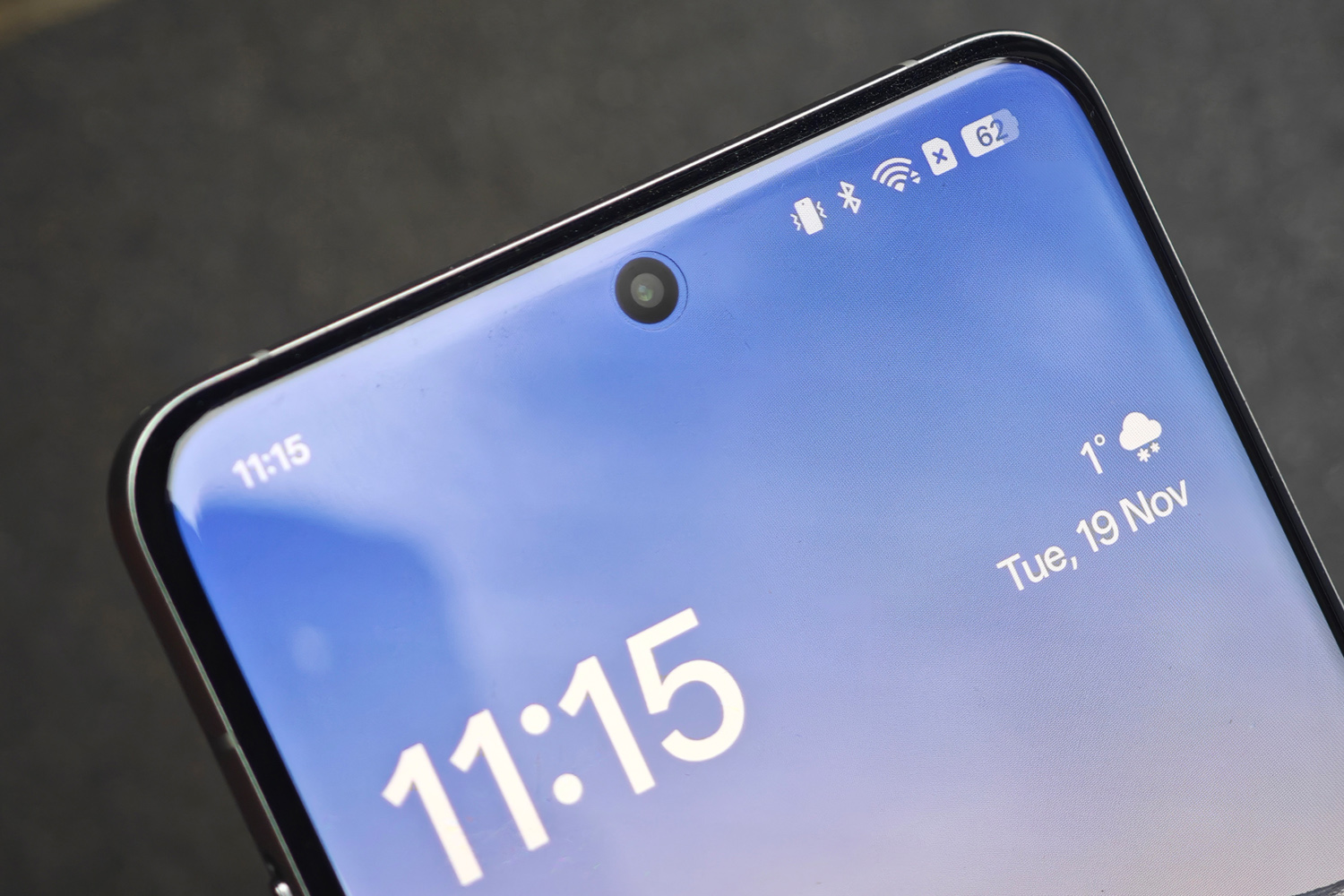 Oppo Find X8 Pro review front camera