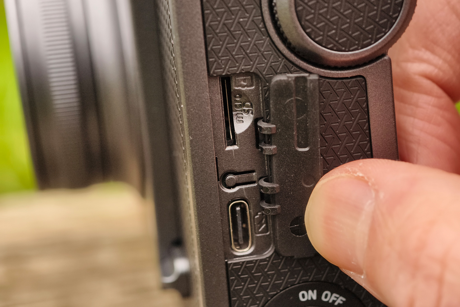 Fujifilm Instax Evo Wide review ports