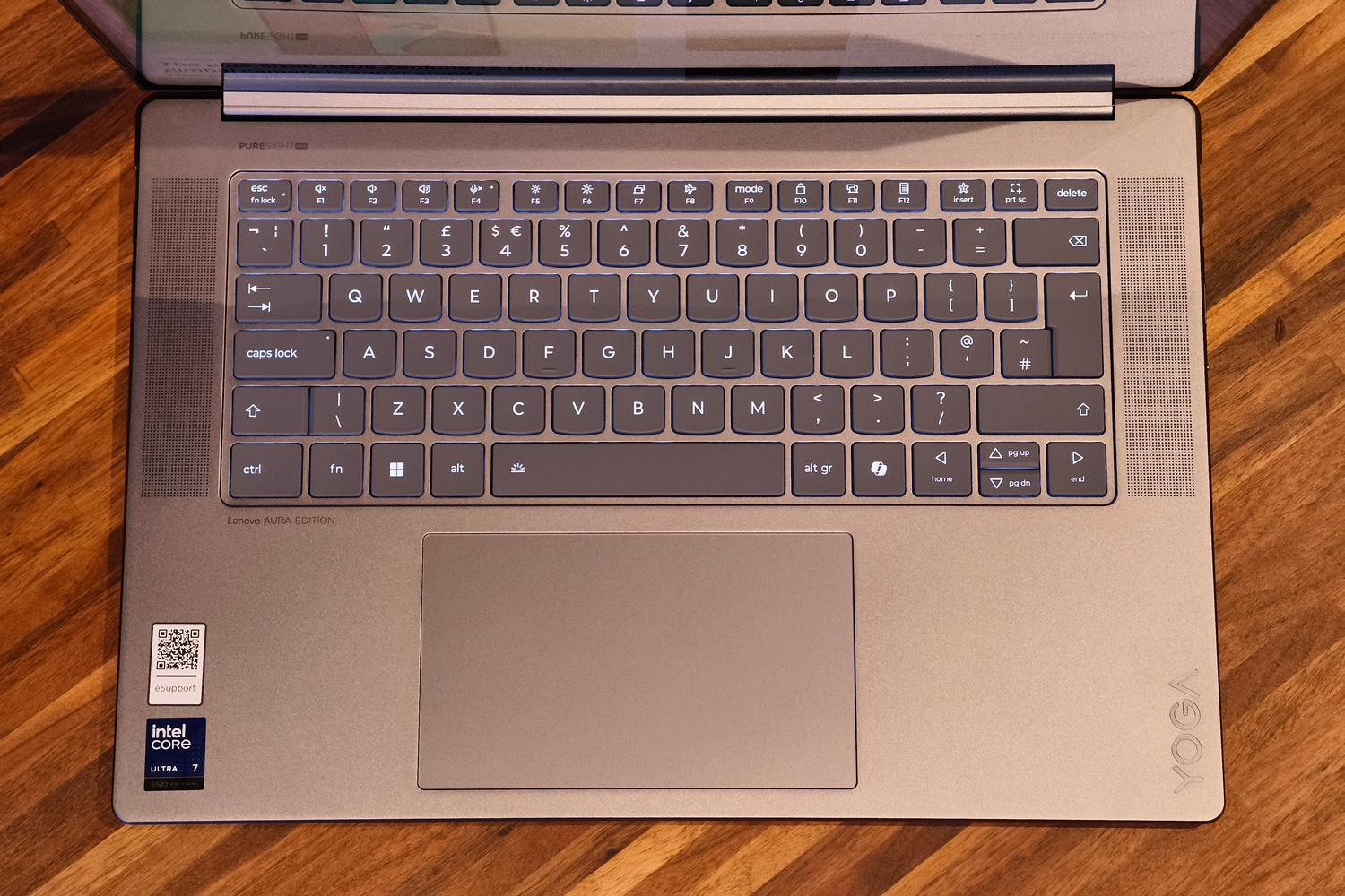 Lenovo Yoga Slim 7i Aura Edition review keyboard