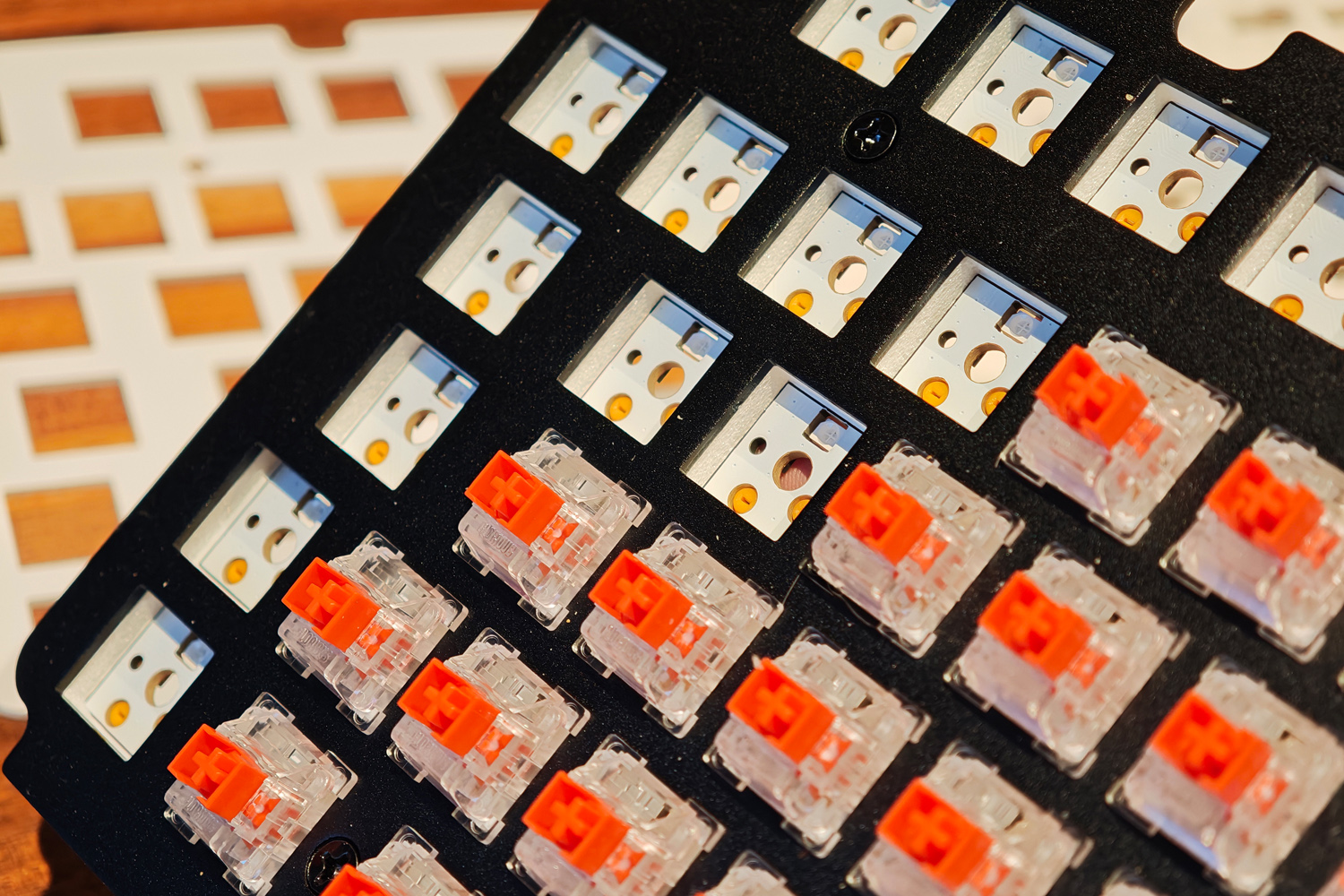 Glorious GMMK 3 75percent Wireless review fitting switches