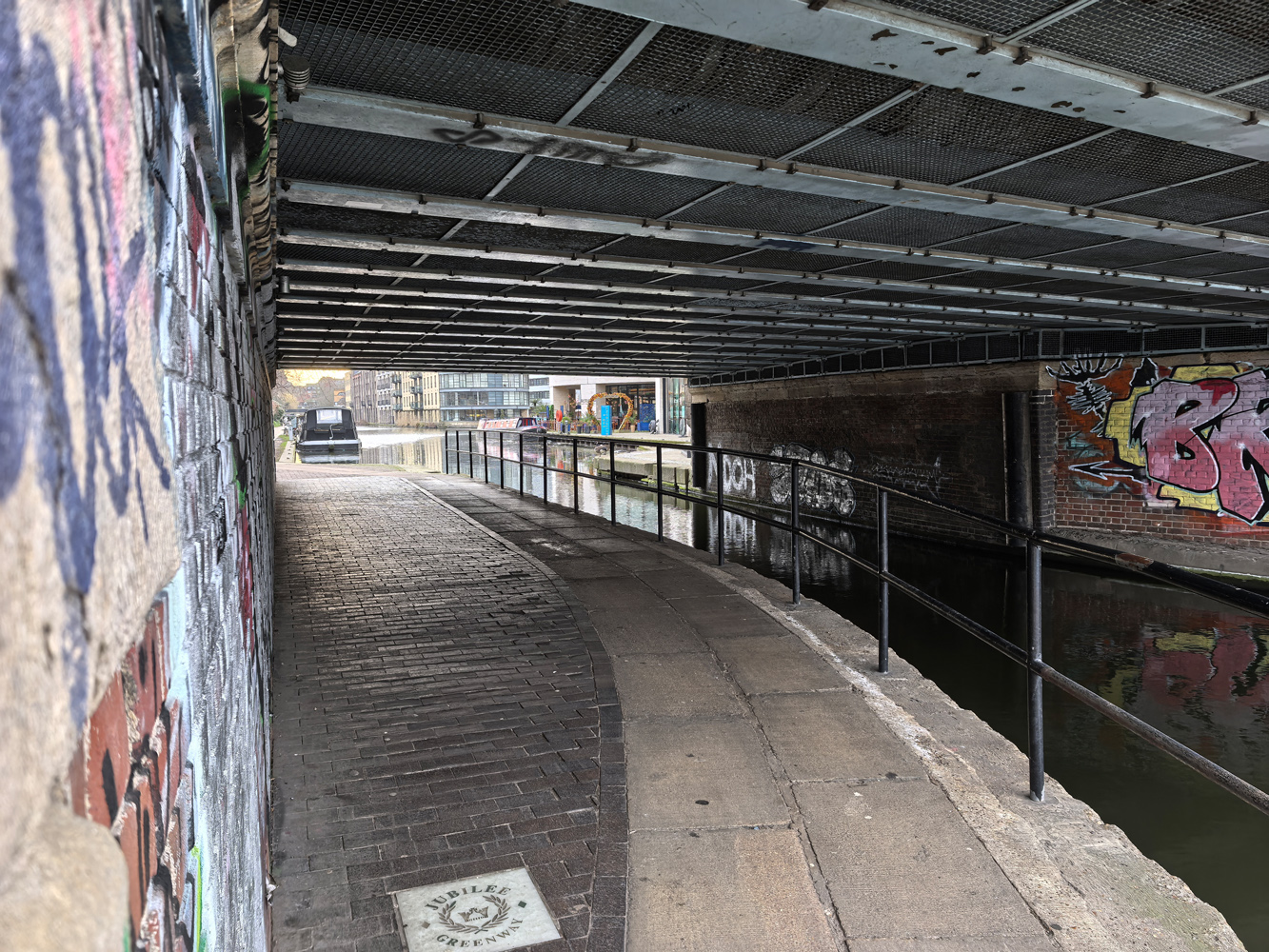 Huawei Mate XT camera samples bridge 1x