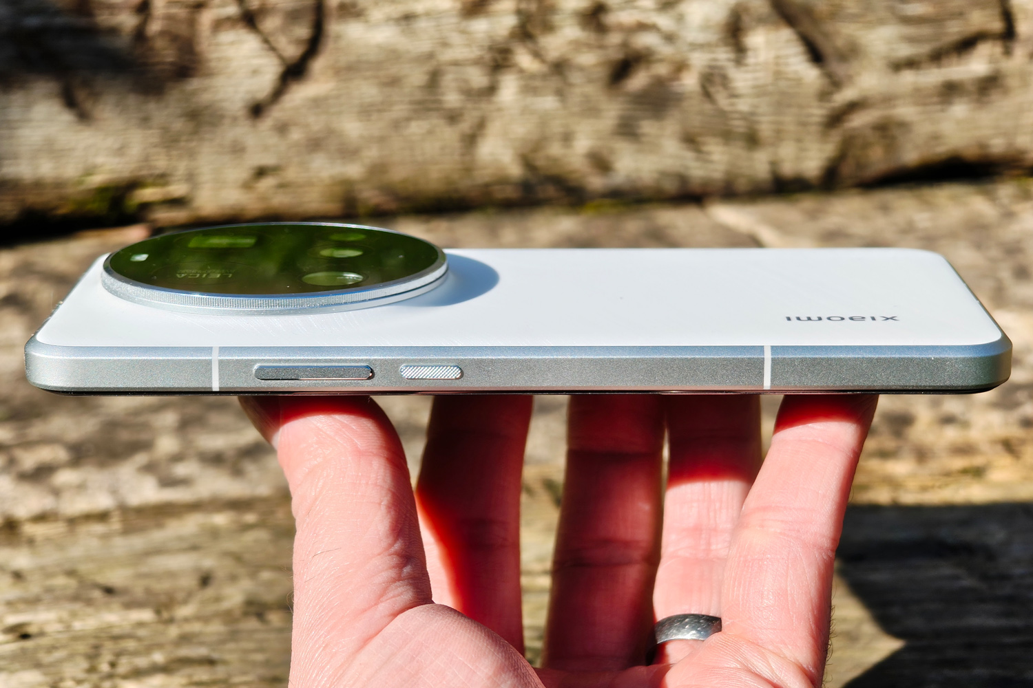 Xiaomi 15 Ultra review side profile