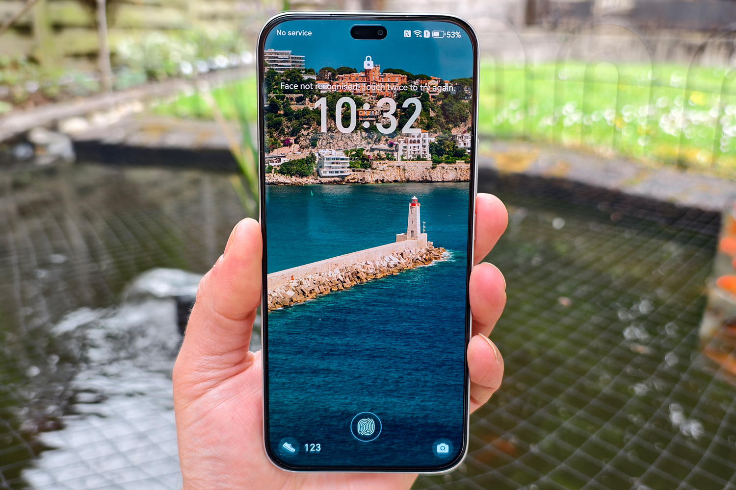 Honor 400 Lite review in hand front
