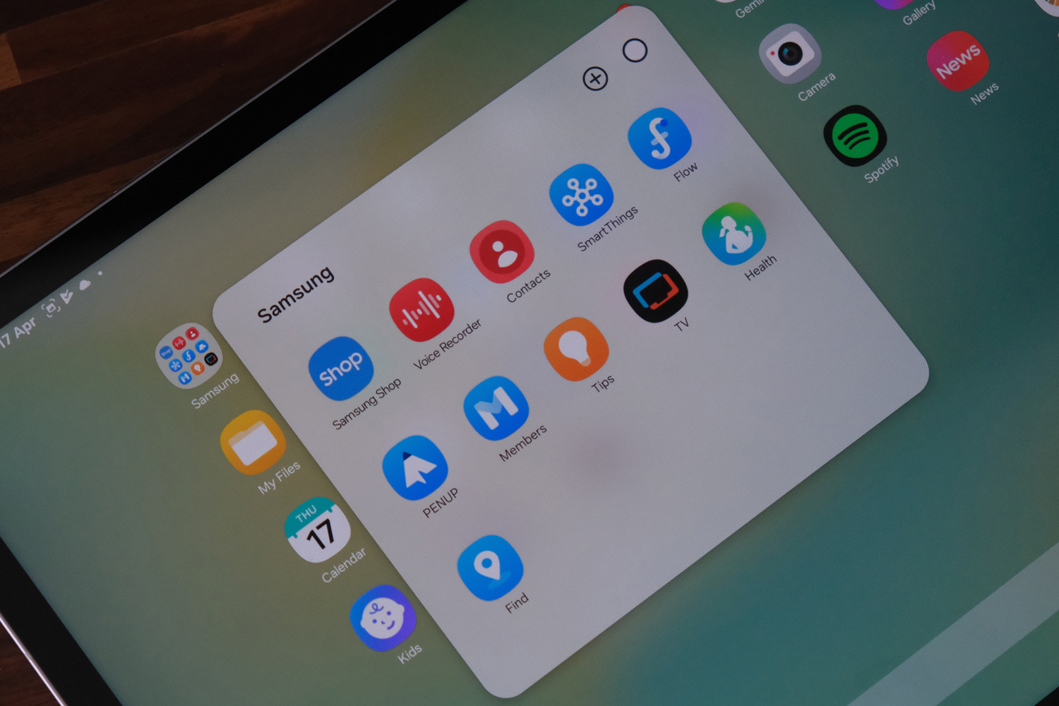 Samsung Galaxy Tab S10 FE plus review Samsung apps