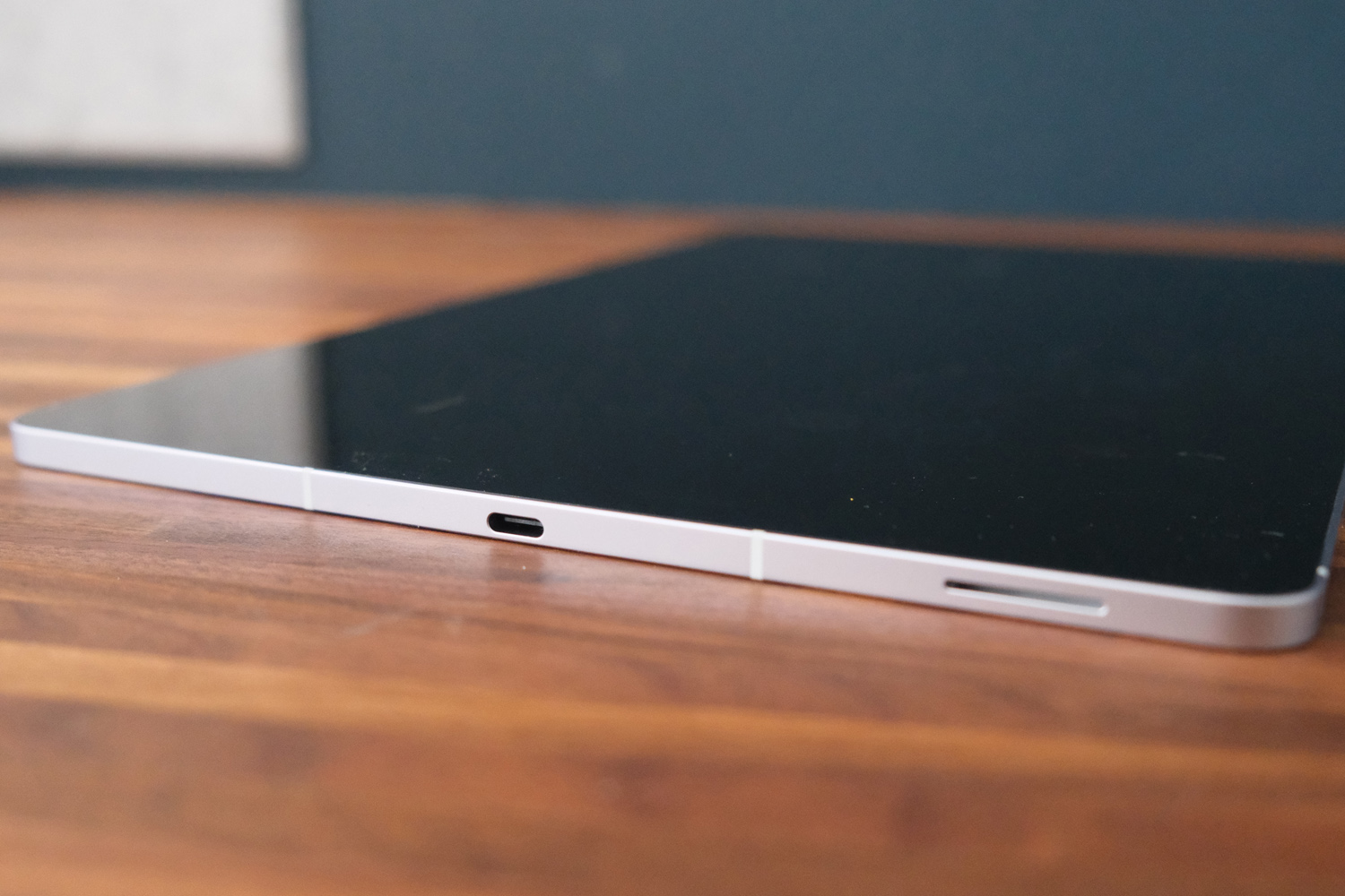 Samsung Galaxy Tab S10 FE plus review USB port