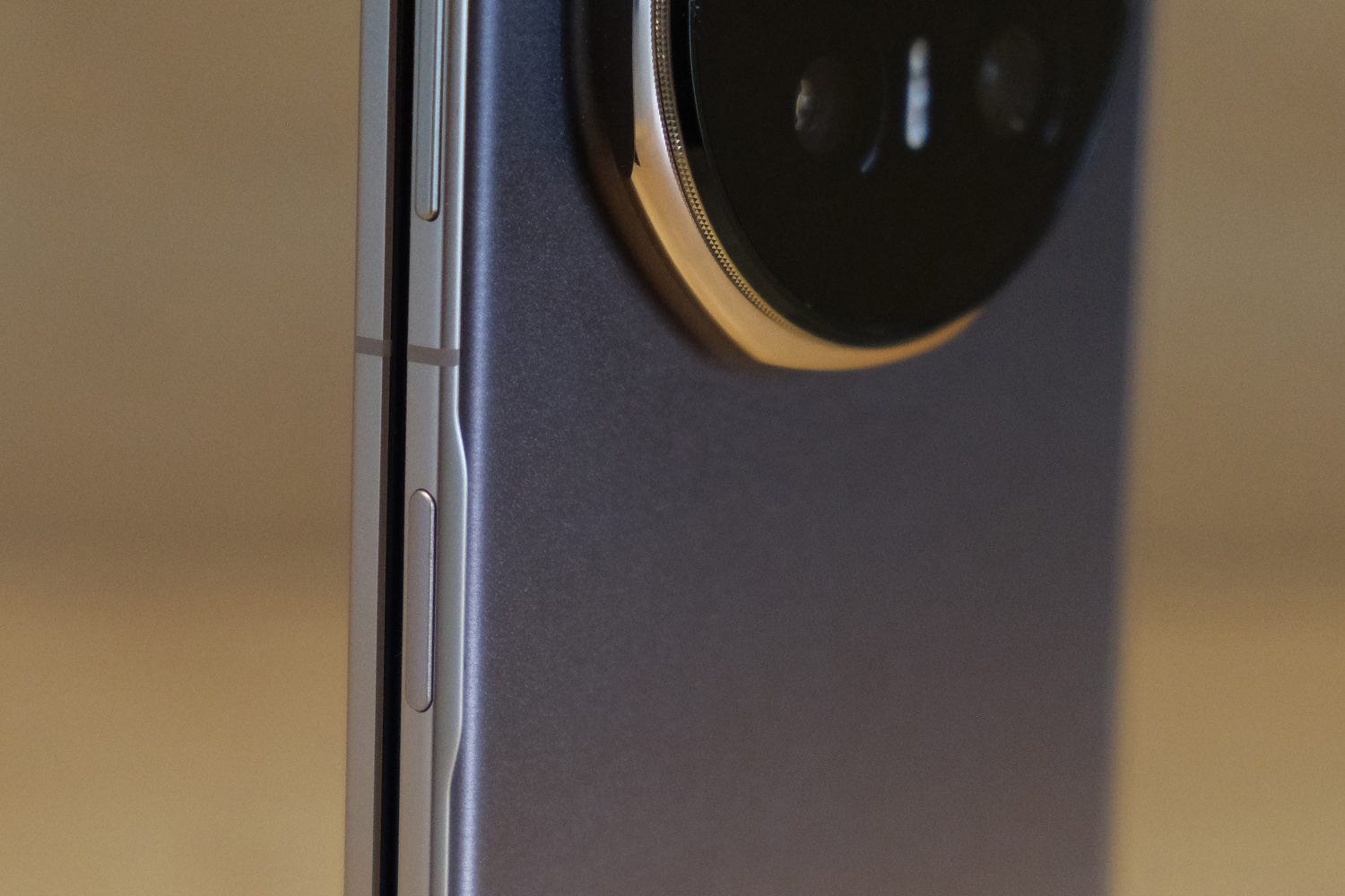 Honor Magic V5 hands-on fingerprint sensor