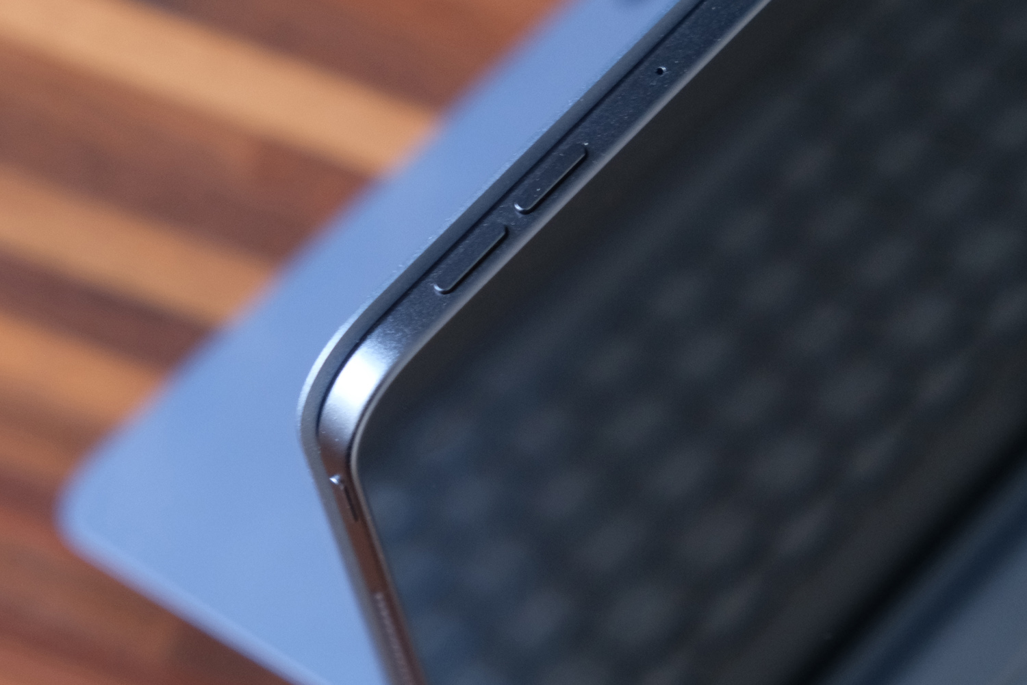 OnePlus Pad 3 review volume keys