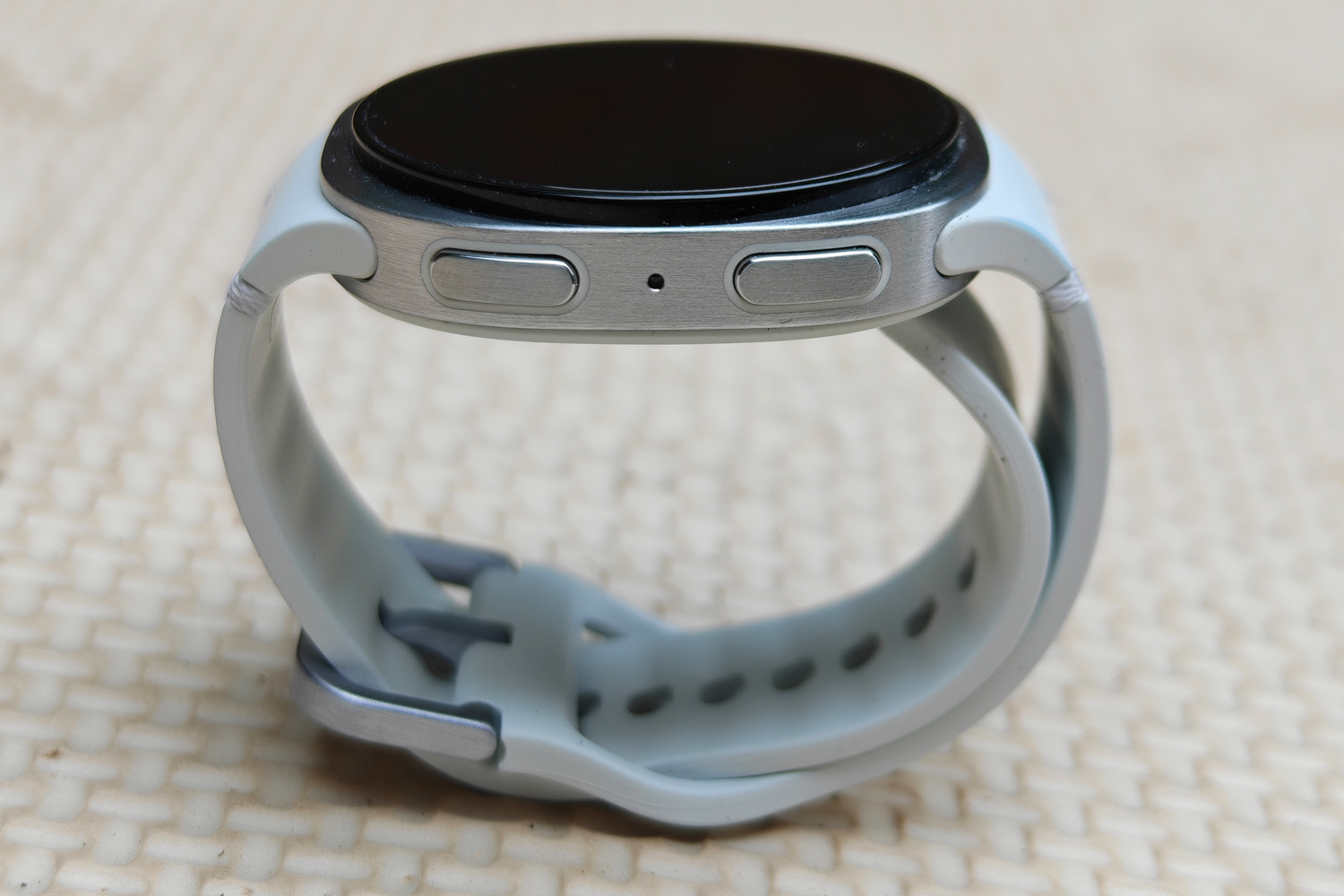Samsung Galaxy Watch 8 review side