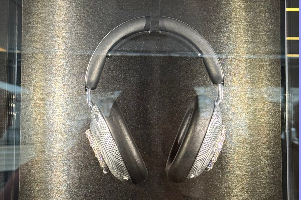 Loewe headphones