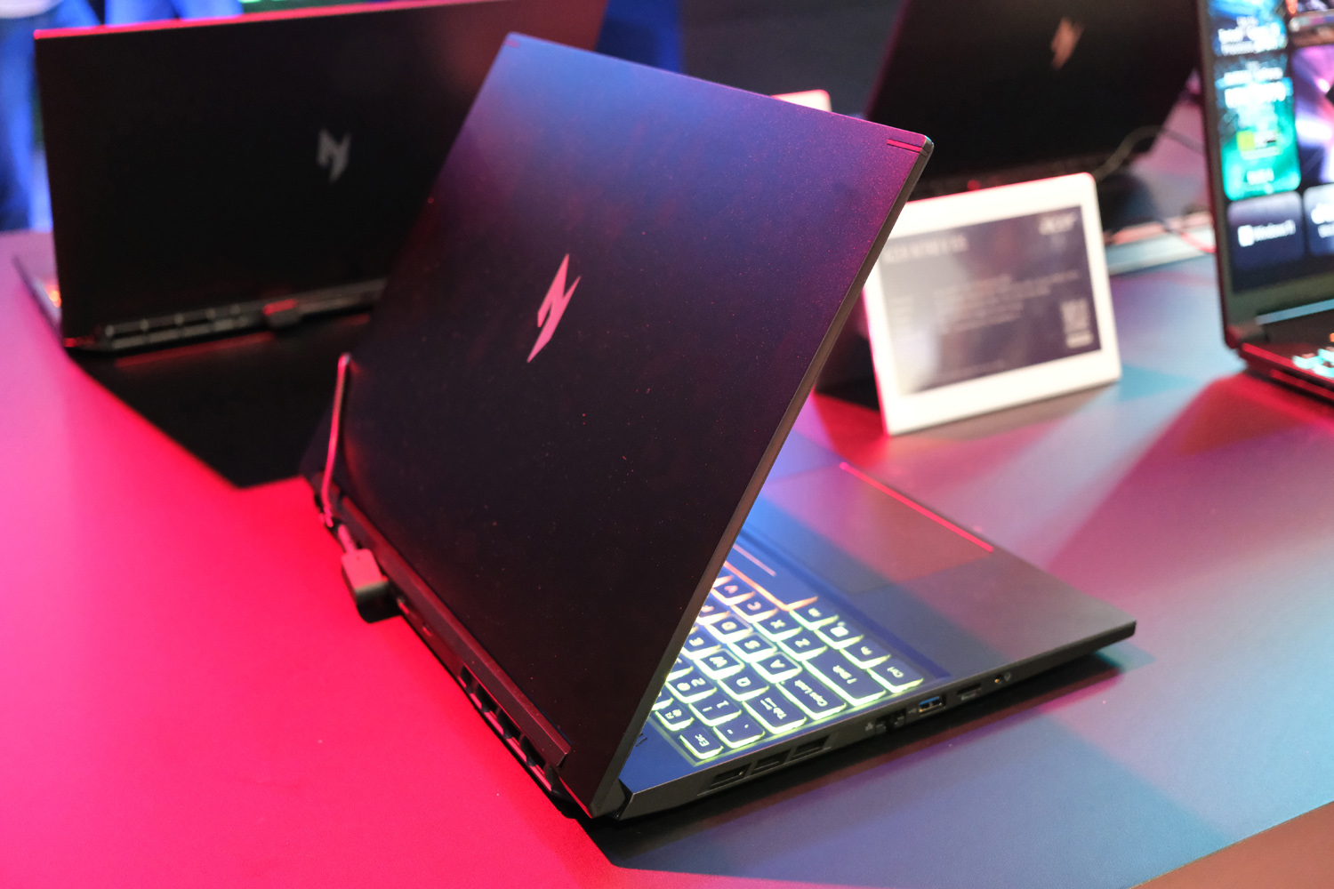 Acer Nitro V 16S Intel IFA 2025 lid