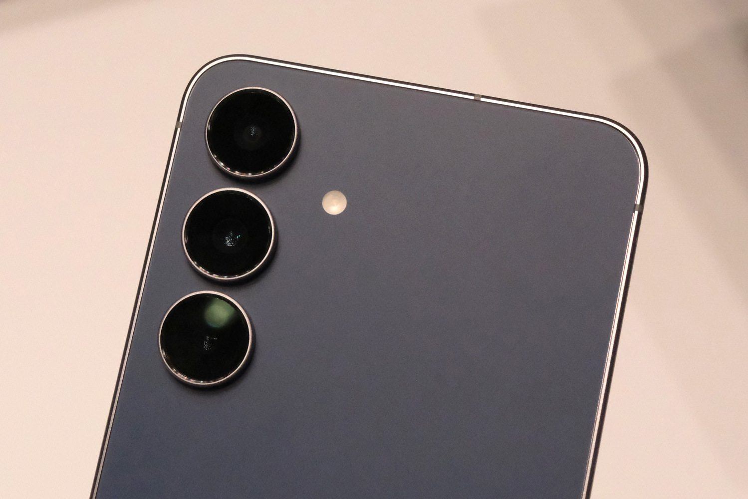 Samsung Galaxy S25 FE IFA 2025 rear cameras